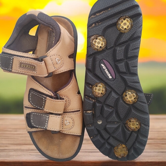 Dunlop velcro leather sandals is size 7 - Picture 2 of 3
